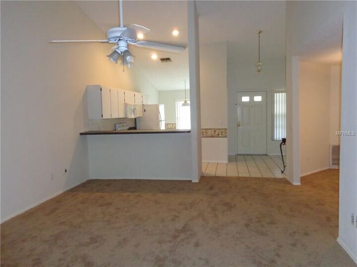 Property Photo: 2542 Wrencrest Circle FL 33596