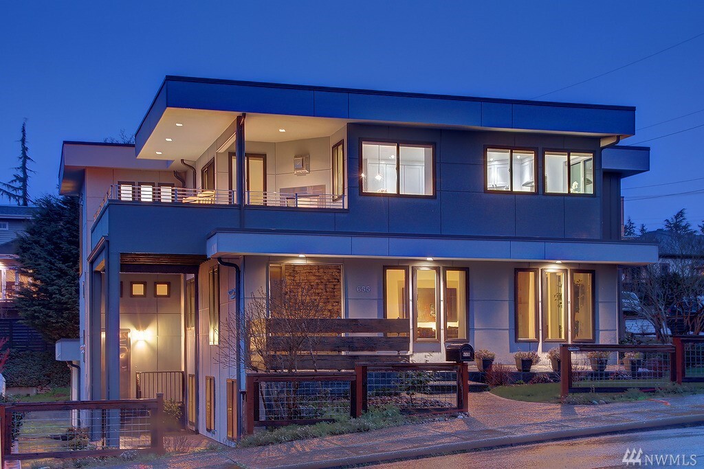 Property Photo:  655 Maple St  WA 98020 