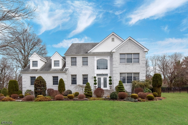 Property Photo: 10 Robinson Ct NJ 07508