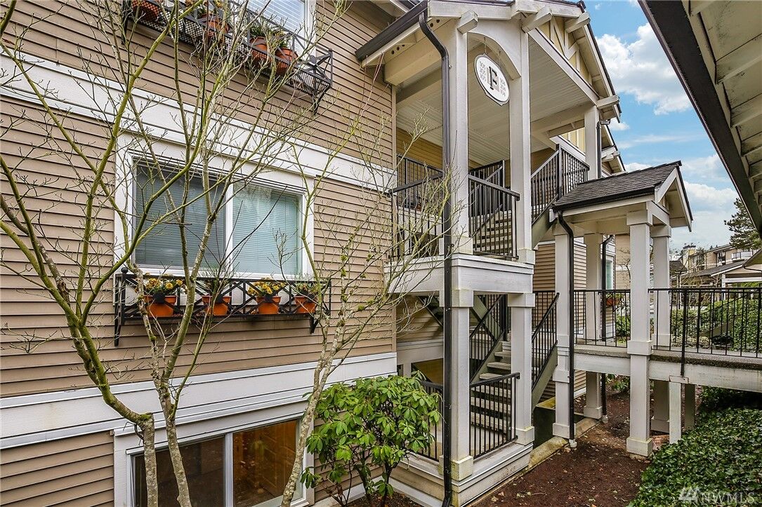 Property Photo:  11309 NE 128th St F103  WA 98034 