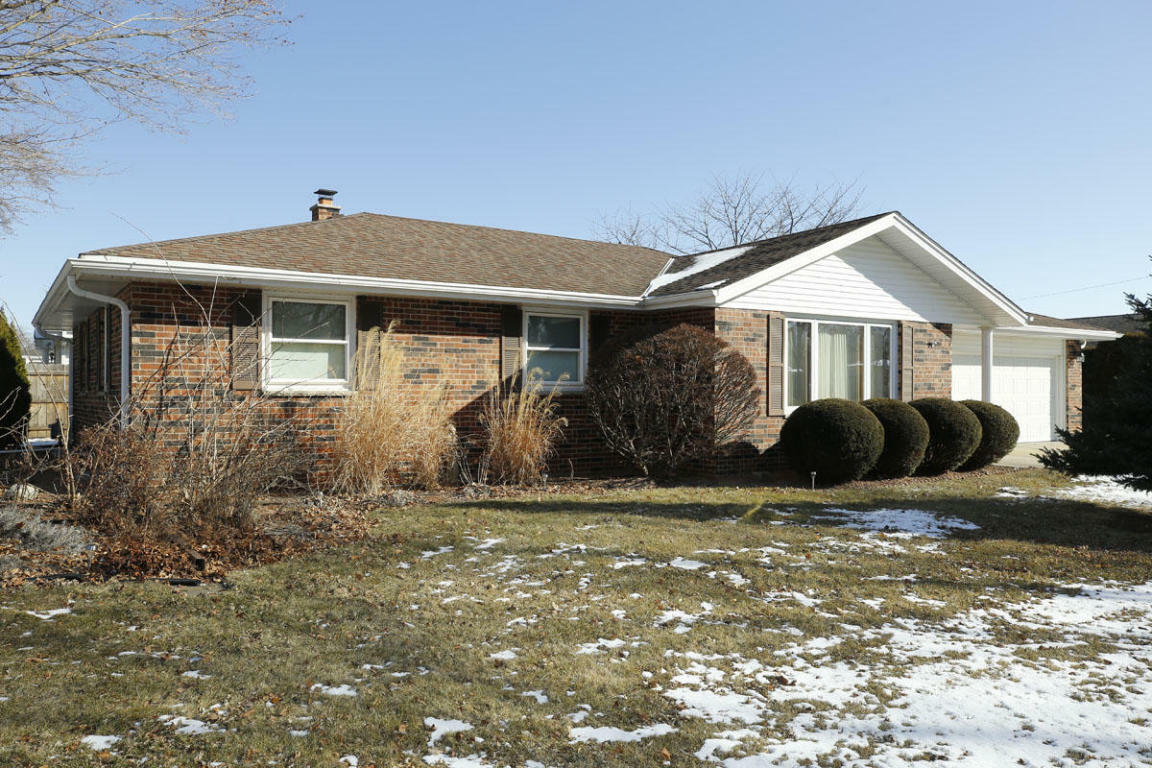 Property Photo:  1642 Manistique Ave  WI 53172 