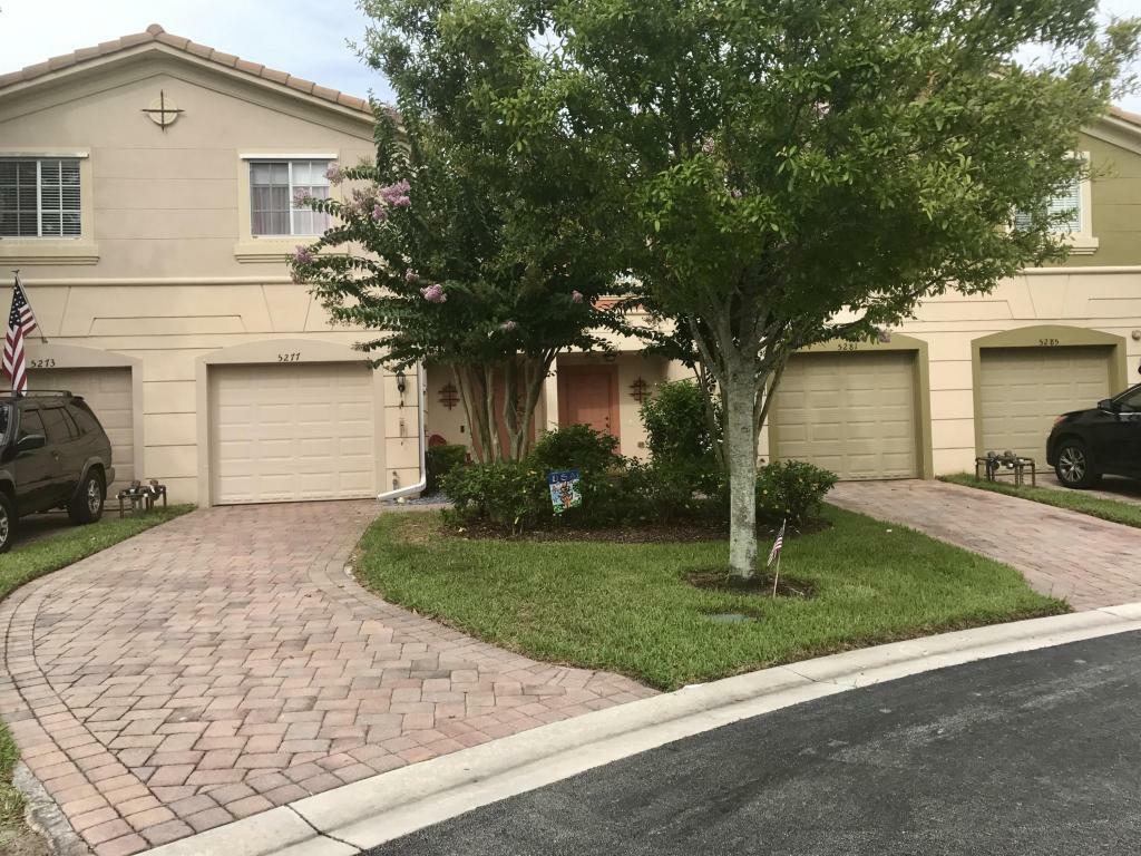 Property Photo: 5277 SE Jennings Lane FL 34997