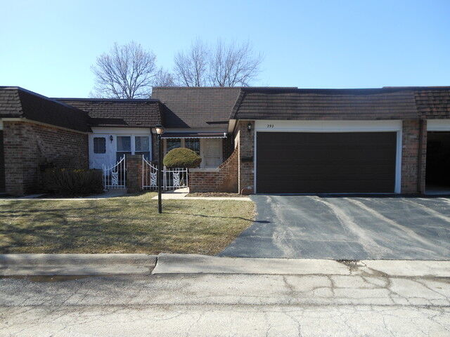 Property Photo:  1S292 Dillon Lane  IL 60181 