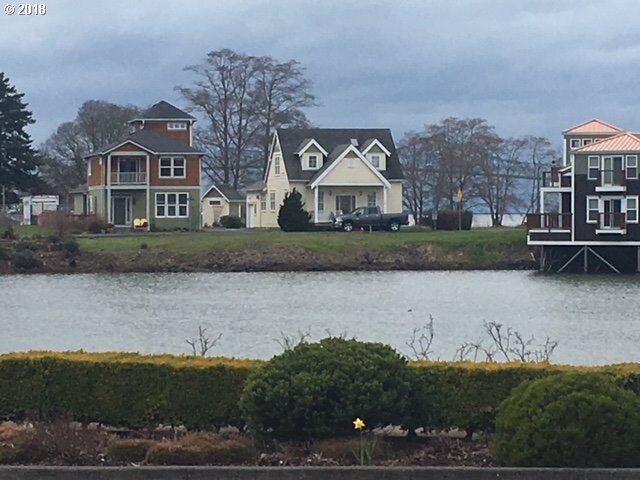 Property Photo: 12 Mill Pond Village OR 97103