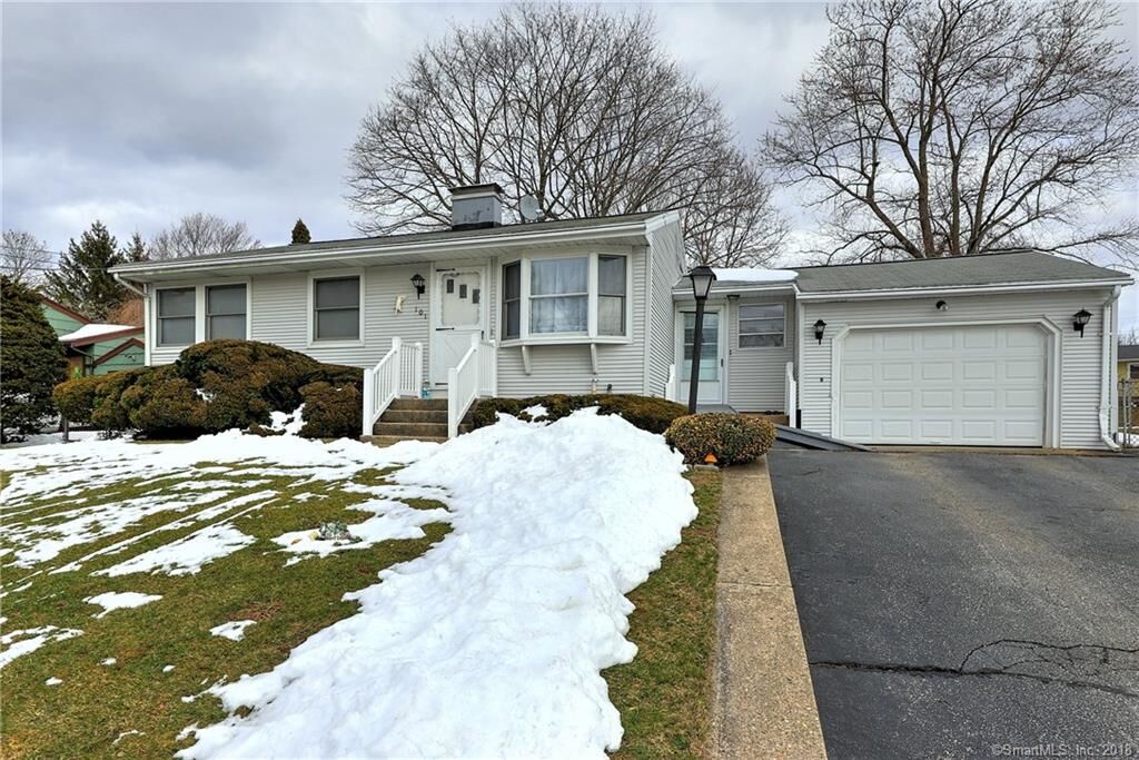 Property Photo:  101 Bradley Terrace  CT 06418 