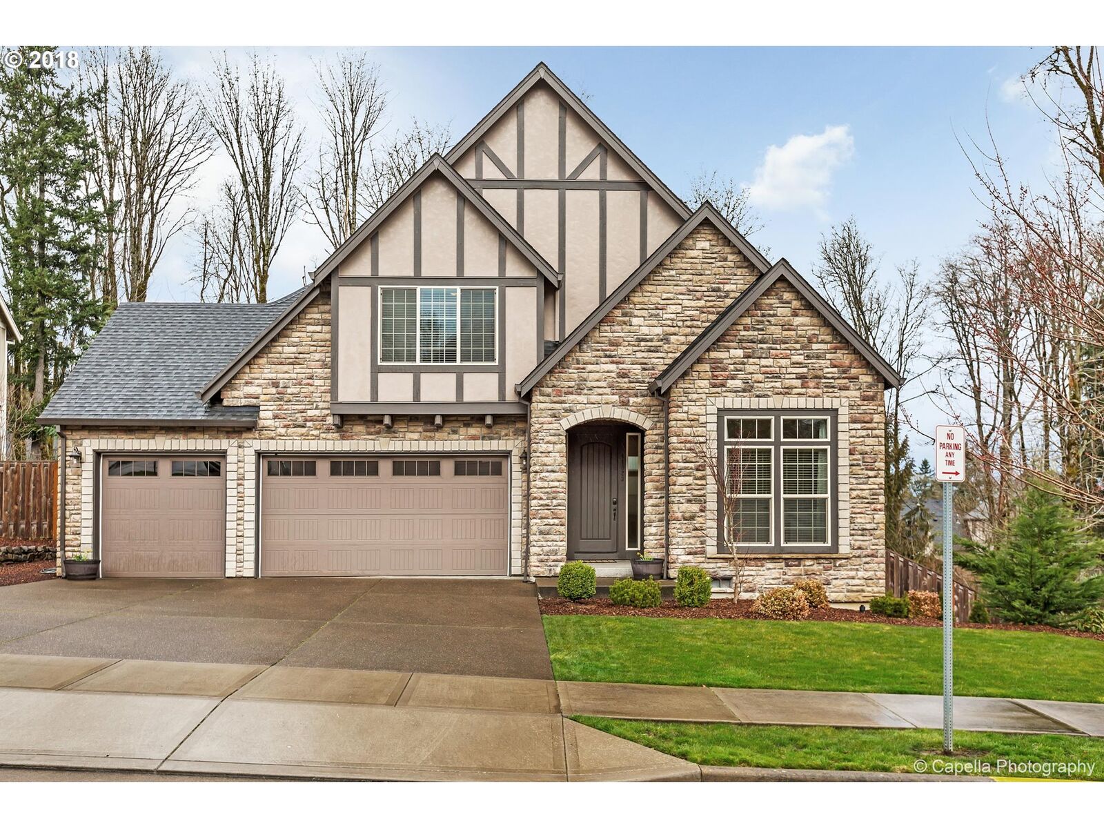 Property Photo:  11923 SE Lincoln Heights St  OR 97086