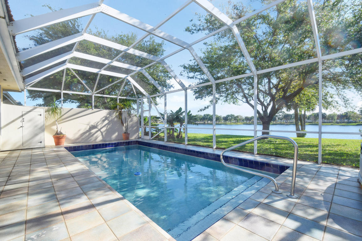 Property Photo:  1021 Bedford Avenue  FL 33403 