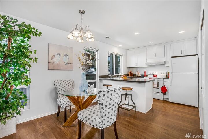 Property Photo:  10819 NE 37th Place 104  WA 98004 