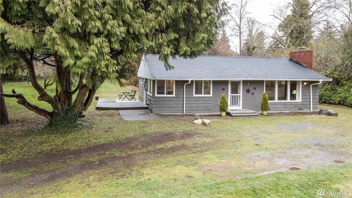 Property Photo: 7110 SW Point Robinson Rd WA 98070