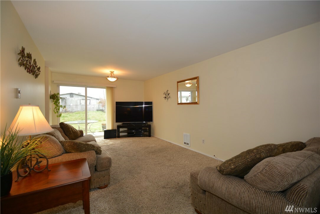 Property Photo:  8931 12th St NE  WA 98258 