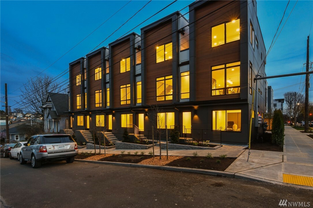 Property Photo: 2007 E Fir St WA 98122