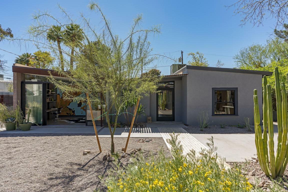 Property Photo:  2733 E Flower Street  AZ 85016 