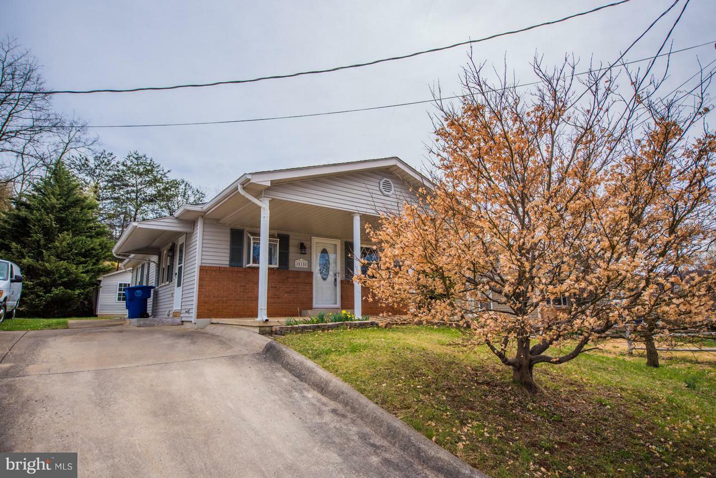 Property Photo:  515 Frederick Avenue  VA 22630 