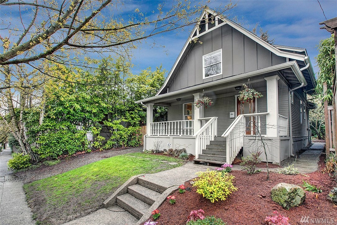 Property Photo:  1616 N 50th St  WA 98103 