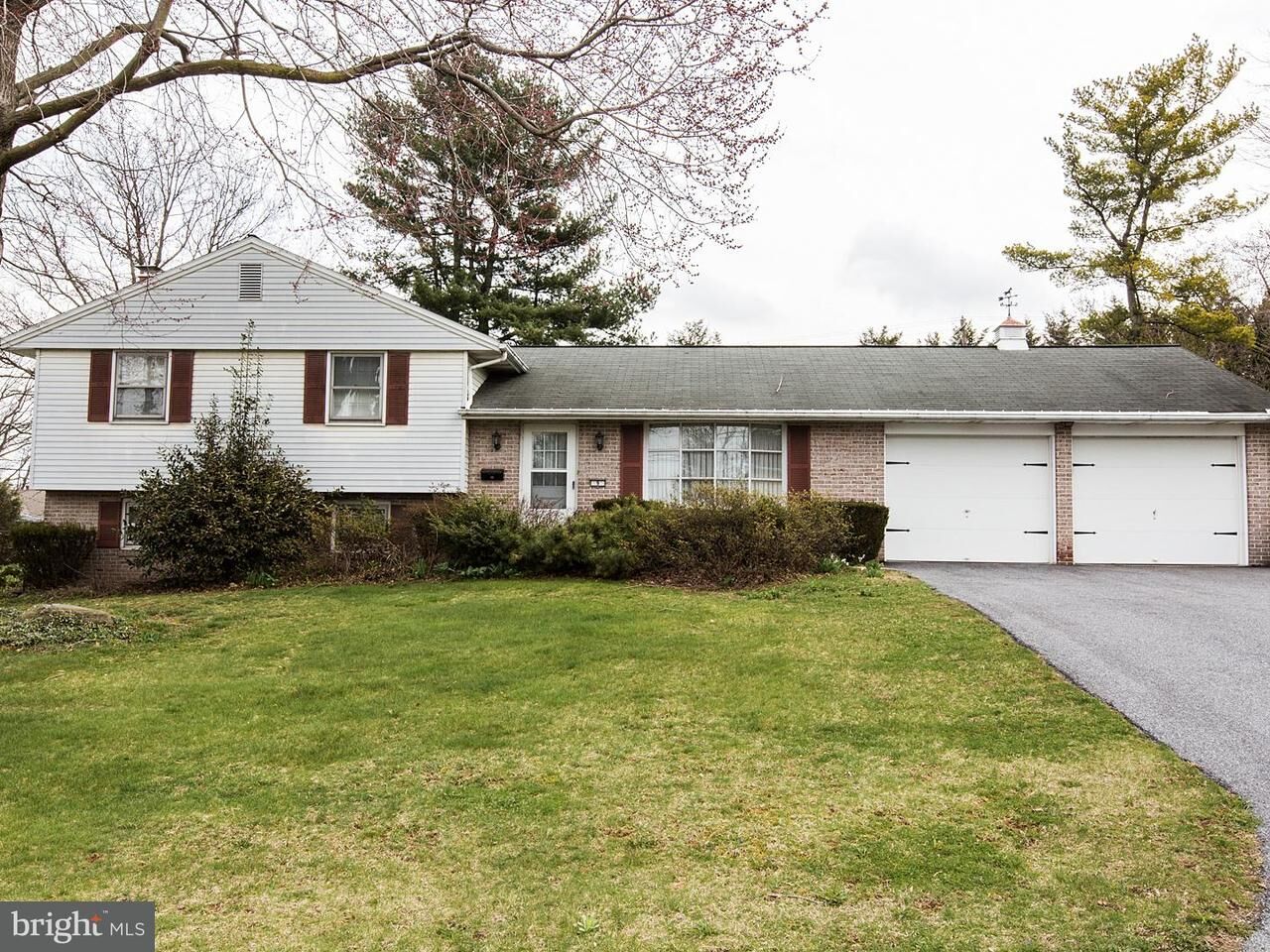 Property Photo:  9 N Hershey Avenue  PA 17540 