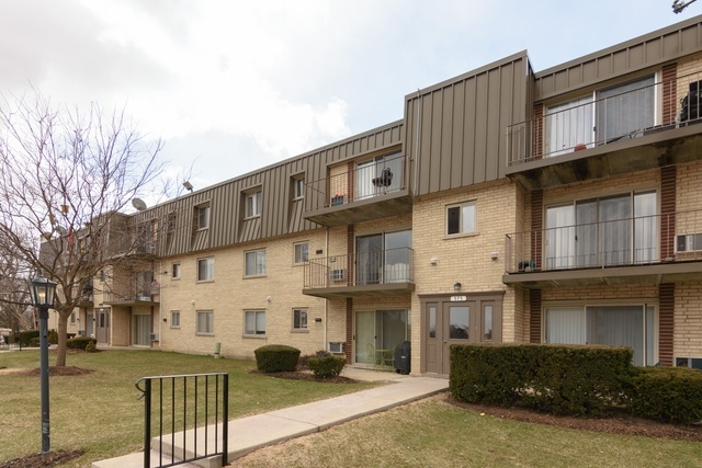 Property Photo:  575 Fairway View Drive 3E  IL 60090 