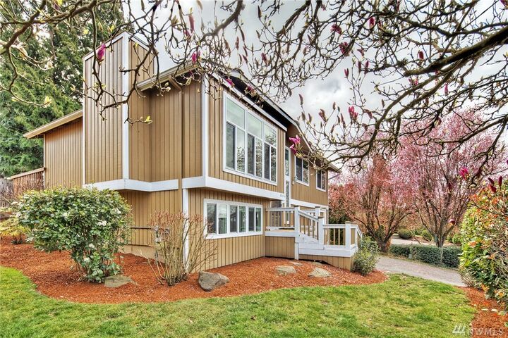 Property Photo:  8824 113th Place NE  WA 98033 