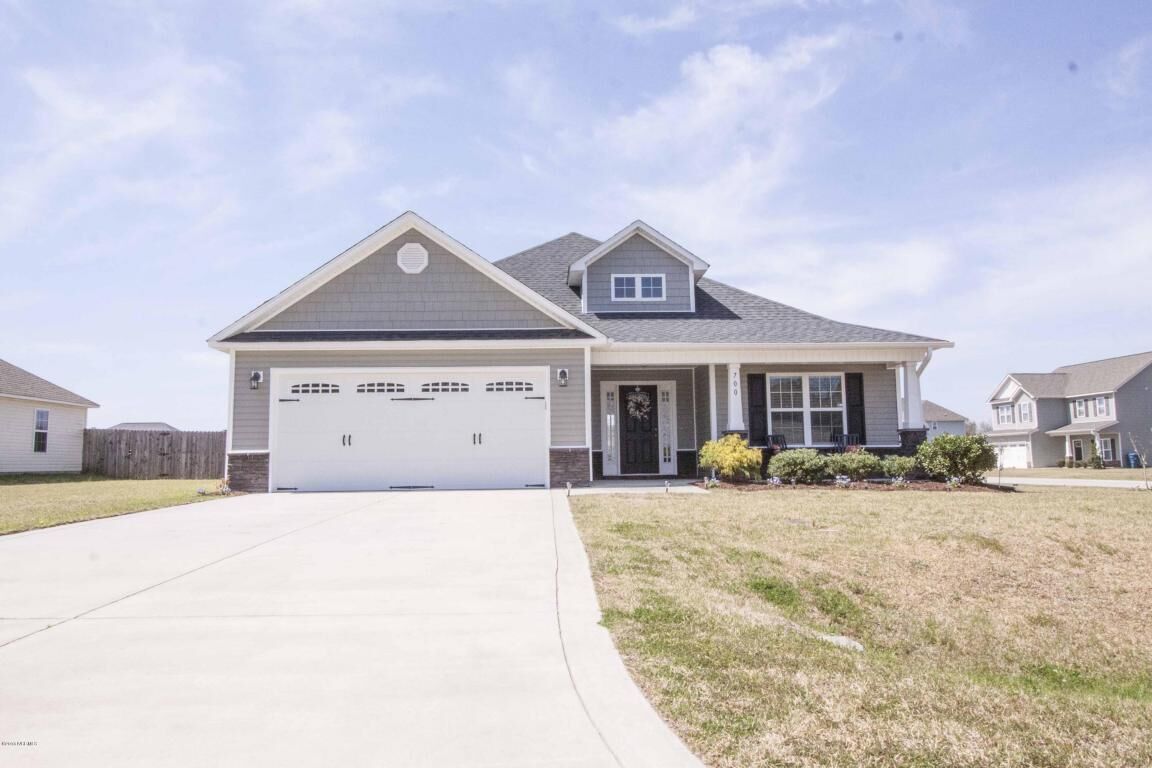 Property Photo:  700 Opus Court  NC 28574 
