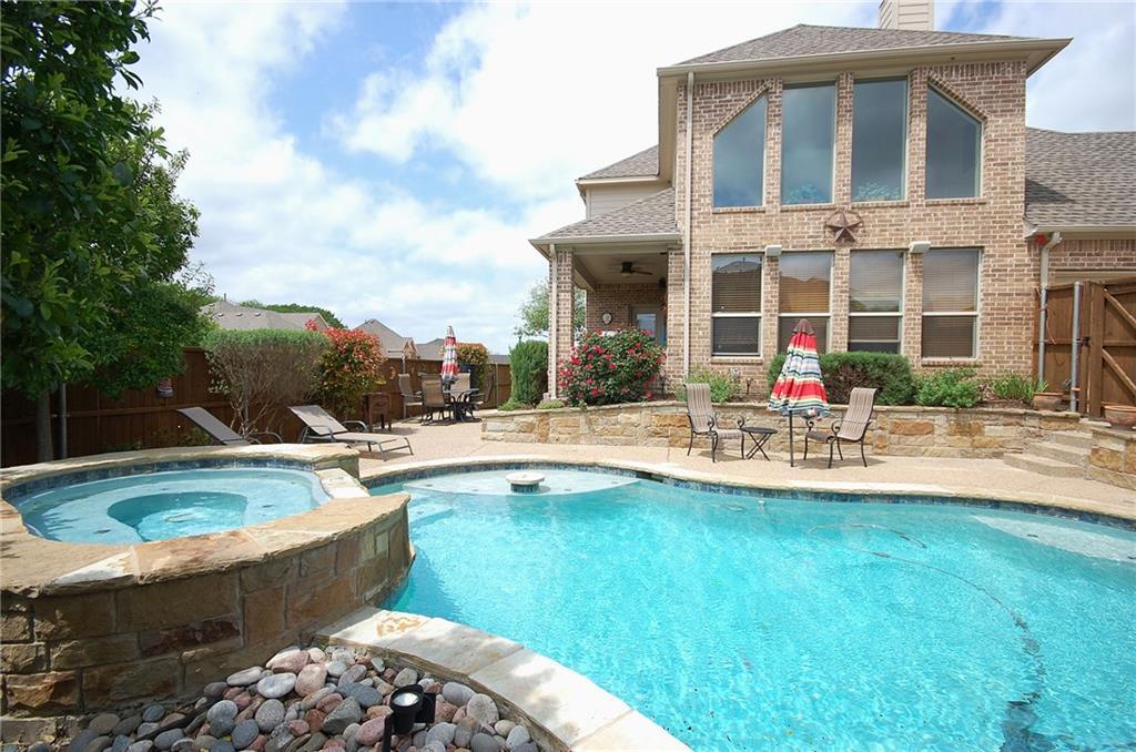 Property Photo: 670 Princeton Way TX 75087