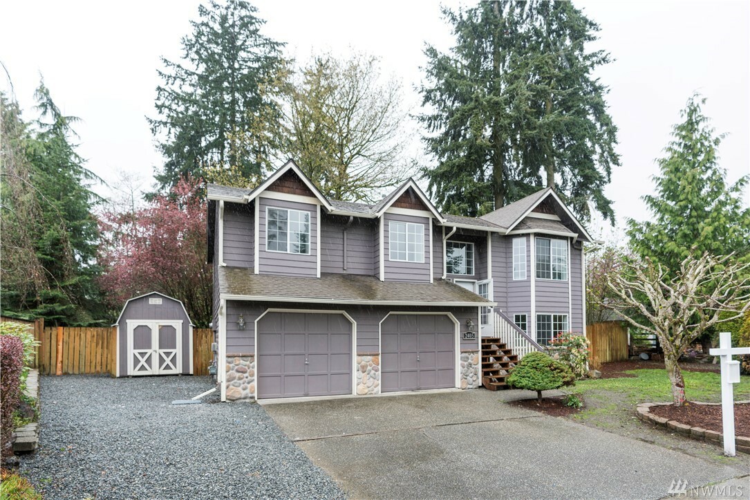 Property Photo:  2405 101st St SE  WA 98208 