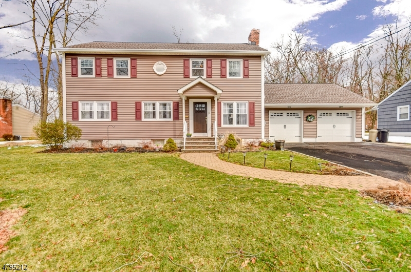 Property Photo:  32 Cedar Green Ln  NJ 07922 