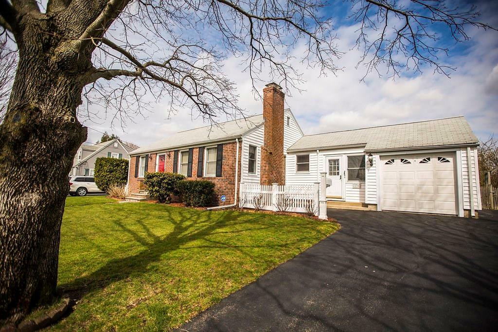 Property Photo:  136 Garden City Dr  RI 02920 