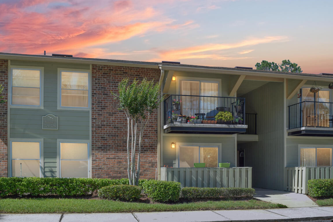 Property Photo: 3737 Loretto Road 707 FL 32223