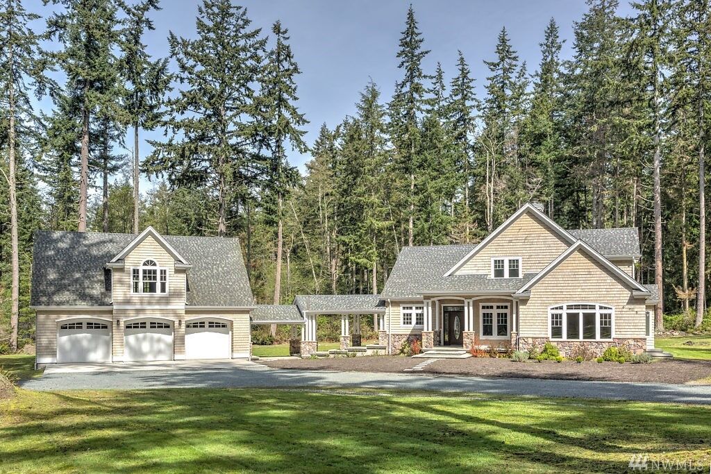 Property Photo:  695 Twinview Dr  WA 98253 