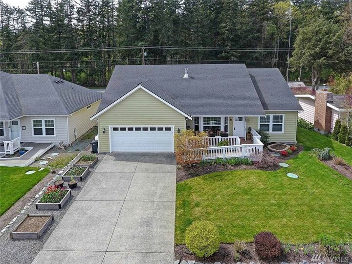 Property Photo:  1608 Country Club Dr  WA 98282 