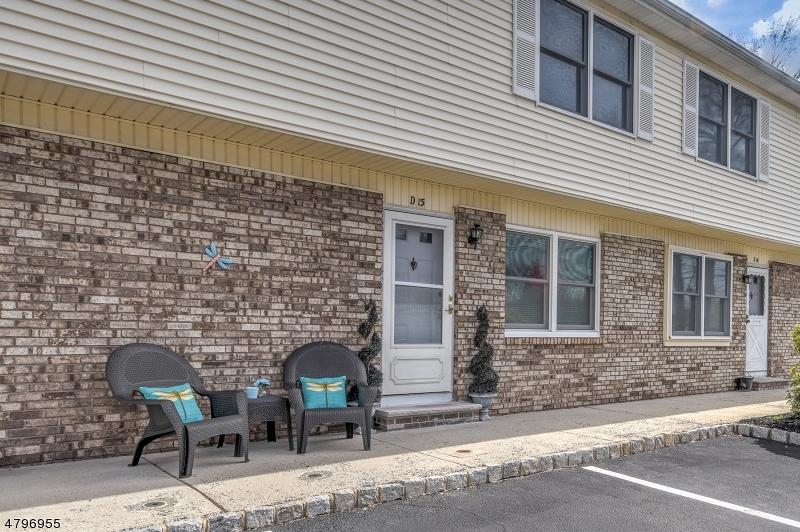 Property Photo:  1533 E 2nd St, Unit D13  NJ 07076 