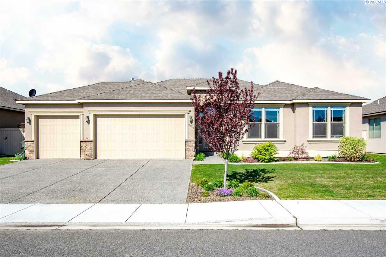 Property Photo:  2317 Copperleaf St  WA 99354 