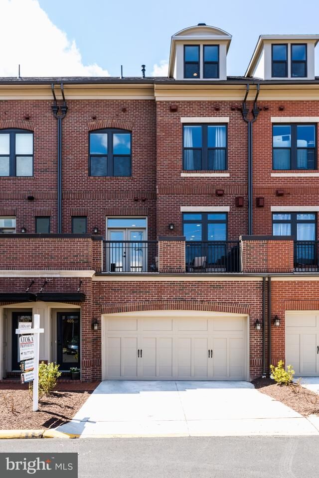 Property Photo:  405 Kornblau Terrace SE  VA 20175 