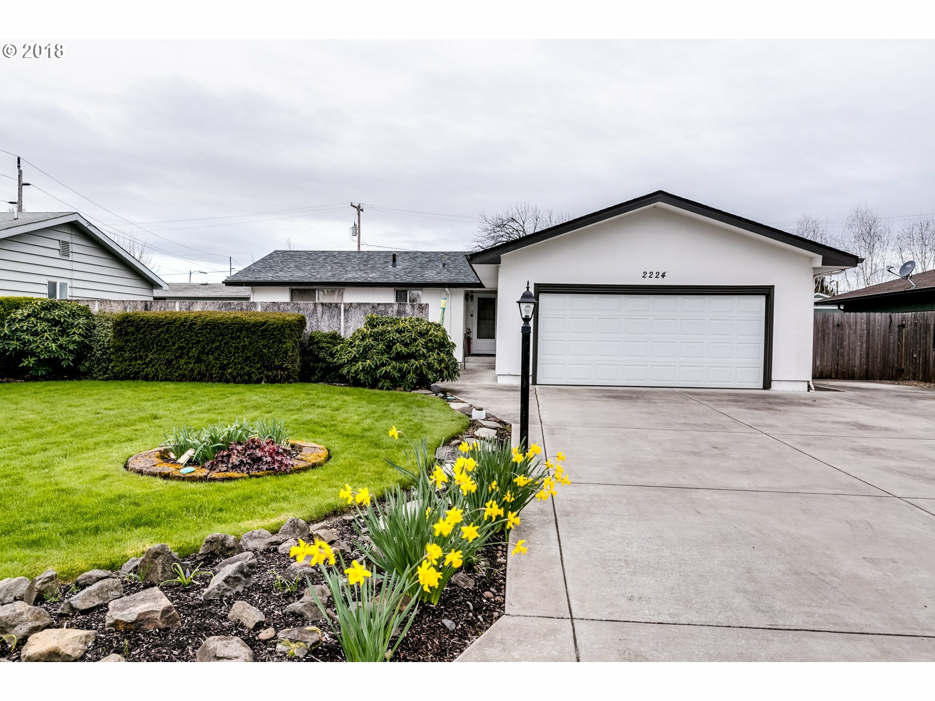Property Photo: 2224 Debra Dr OR 97477