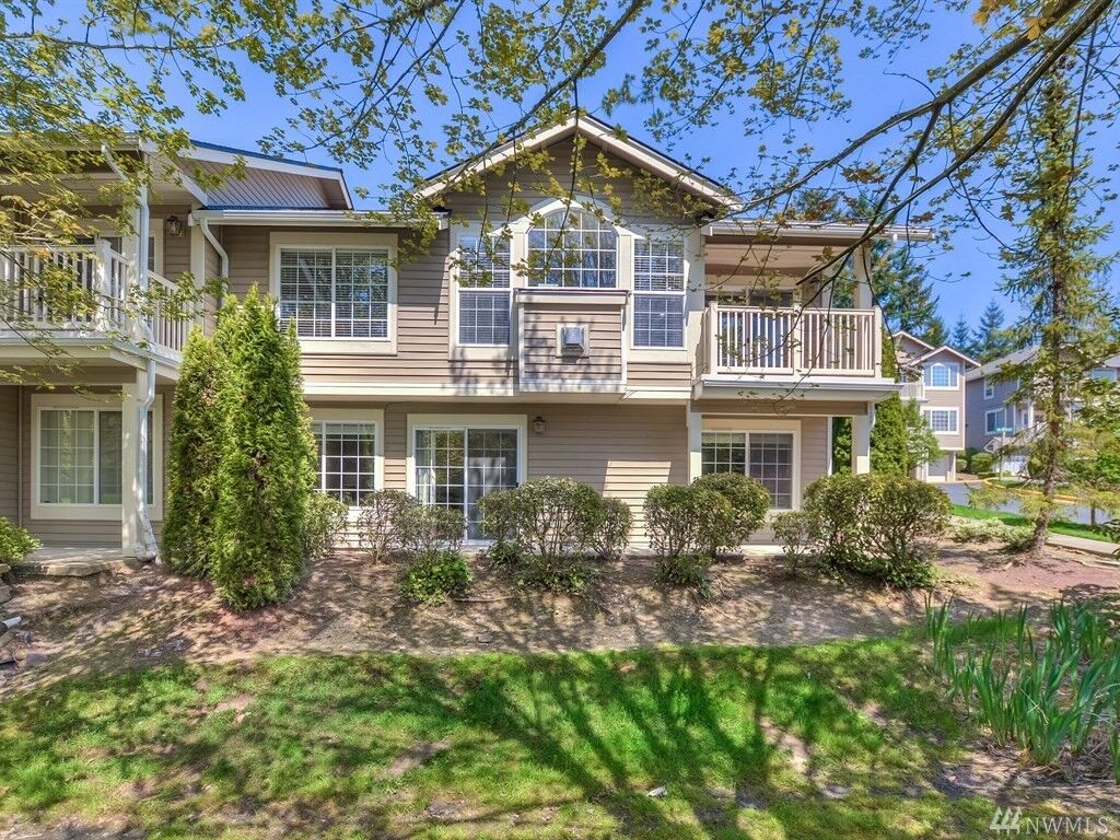 Property Photo: 18677 NE 56th Ct 18677 WA 98052