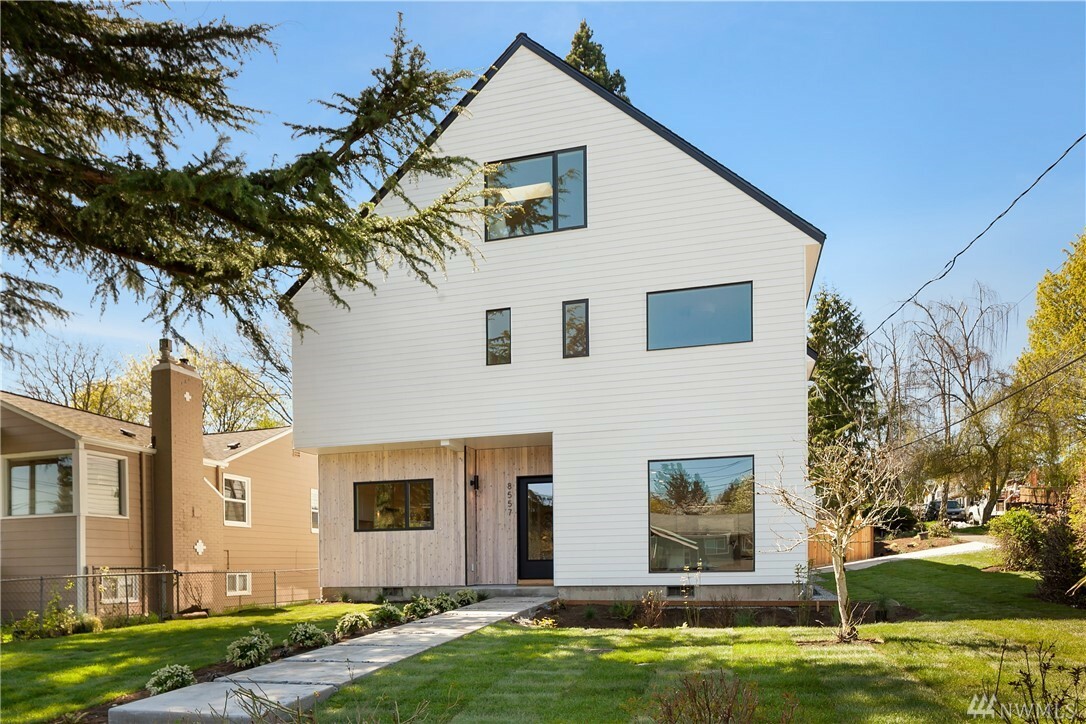 Property Photo: 8557 Ashworth Ave N WA 98103