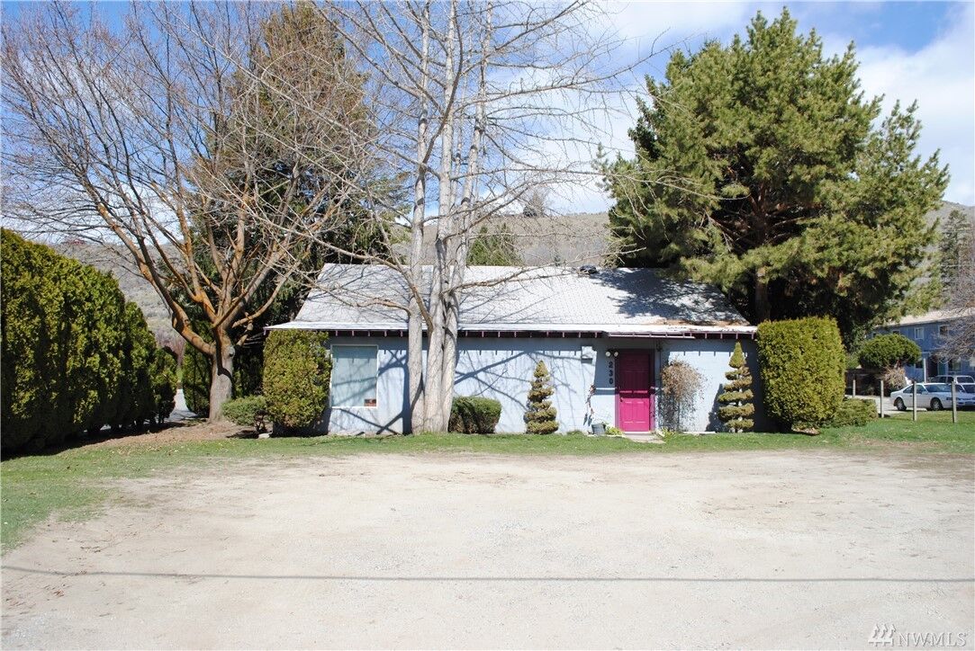 Property Photo:  230 W Gibson Ave  WA 98816 