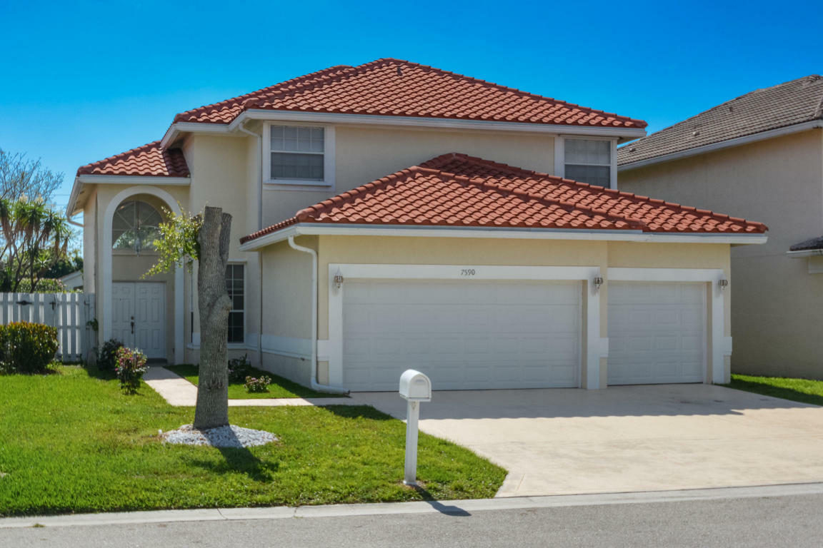 Property Photo:  7590 Thornlee Drive  FL 33467 