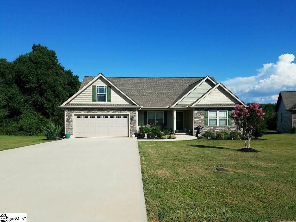 Property Photo: 381 Granny Doris Boulevard SC 29349
