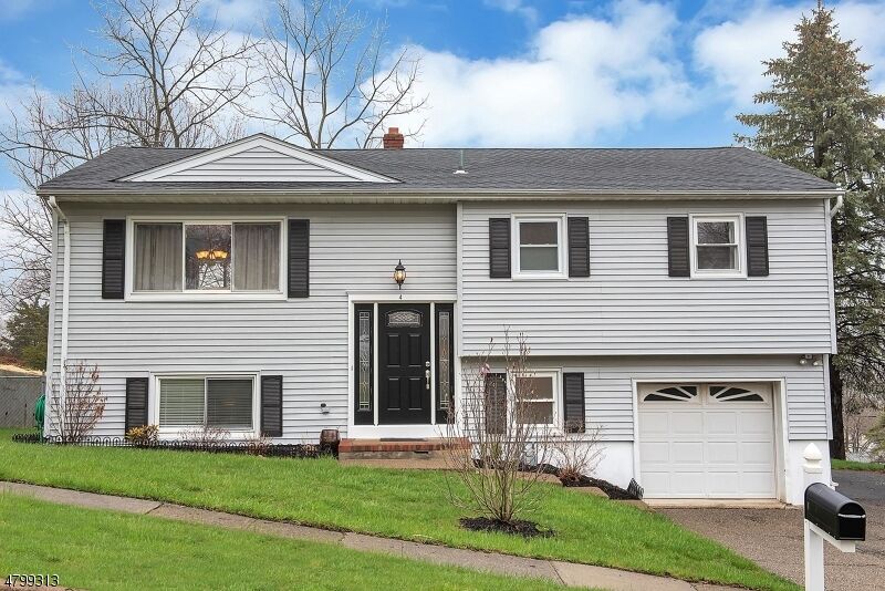 Property Photo:  4 White Birch Drive  NJ 07866 