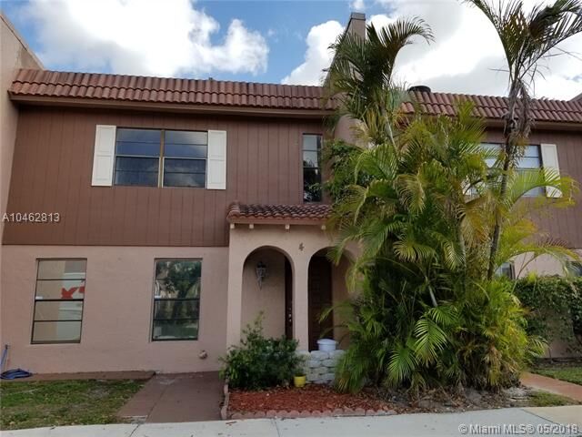 Property Photo: 4 Laredo Pl 5-10 FL 33324