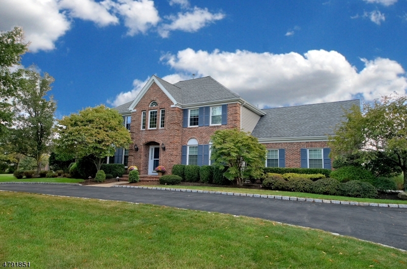 Property Photo:  23 Lynchburg Ct  NJ 08502 