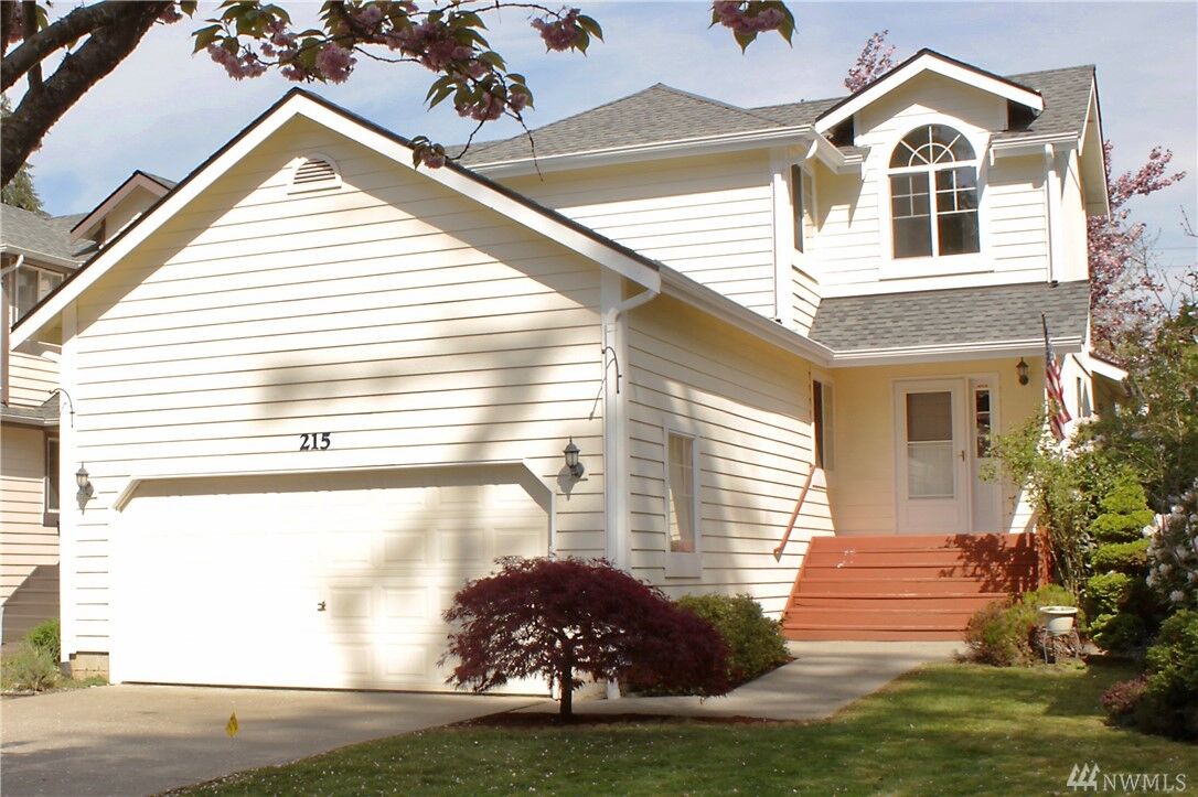 Property Photo:  215 86th Ave SE  WA 98258 