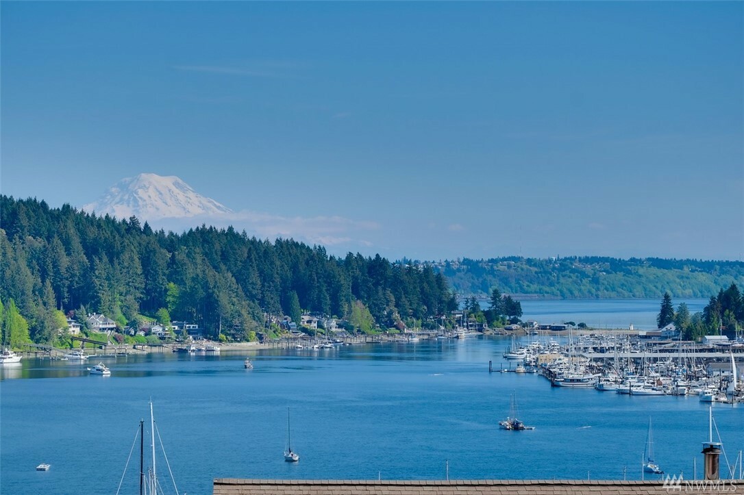 Property Photo: 9102 Prentice Ave WA 98332