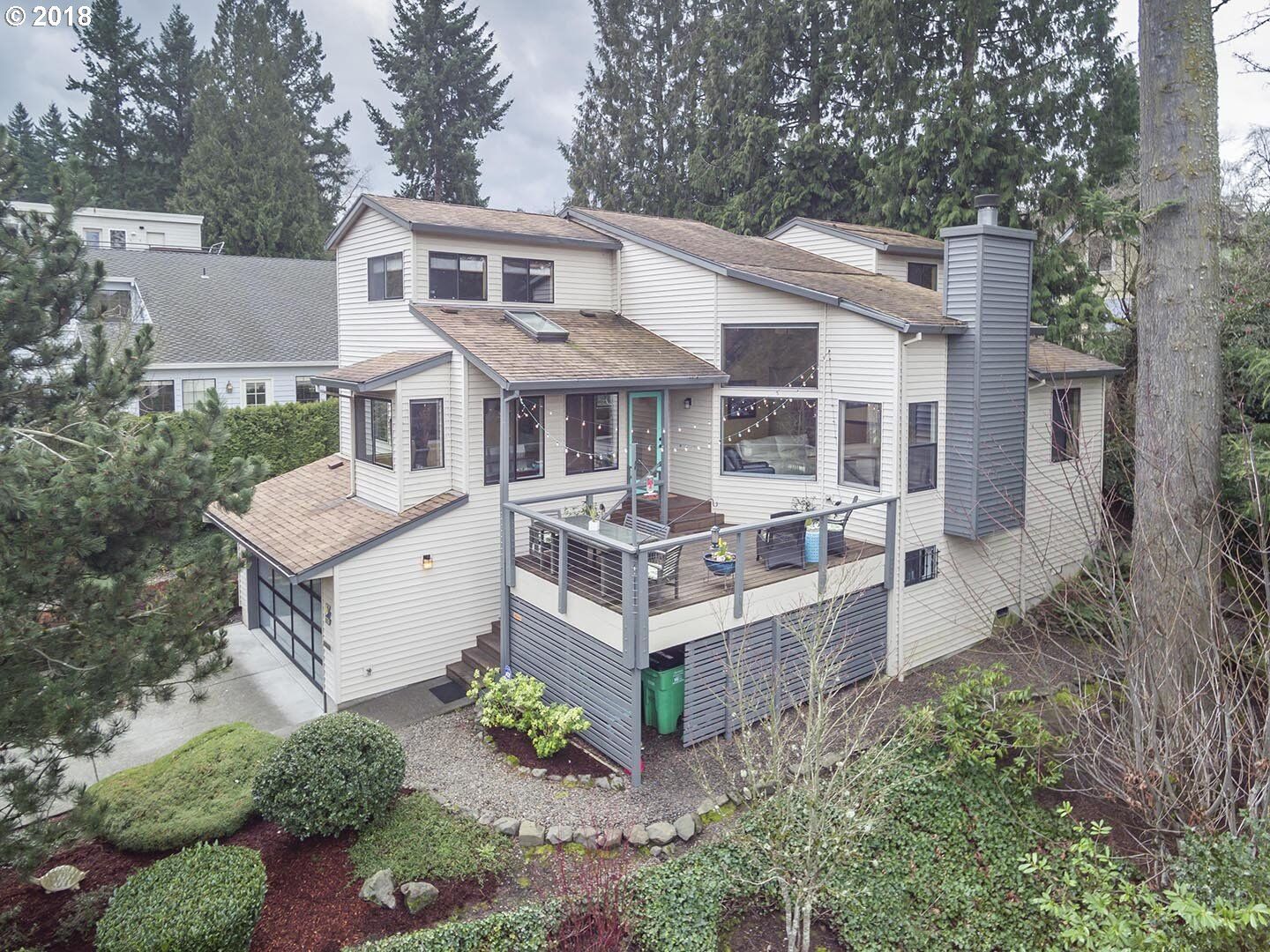 Property Photo:  7720 SW Ruby Ter  OR 97219 