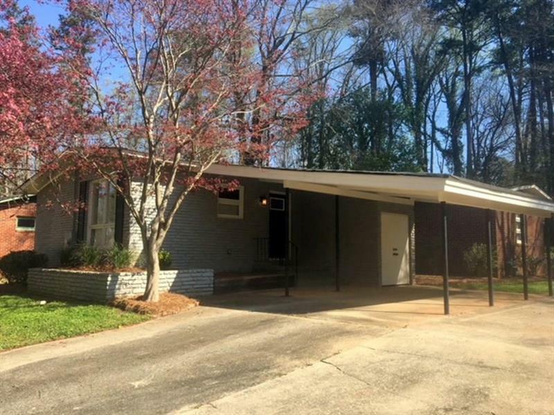 Property Photo: 3887 Longview Drive 30341