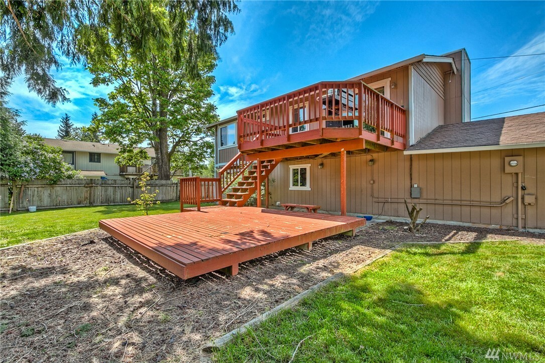 Property Photo: 22003 SE 269th Place WA 98038