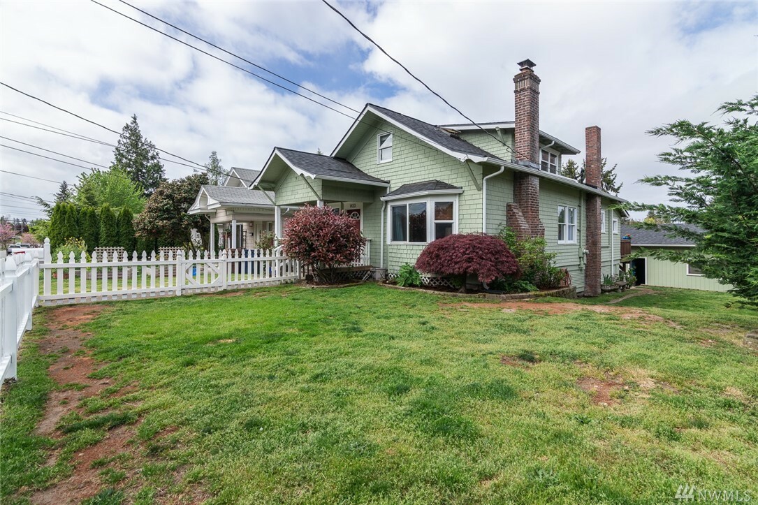 Property Photo:  1420 S Washington St  WA 98405 