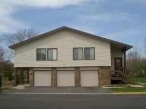 Property Photo: 1343-3 Kingsbury Drive 90-3 IL 60133