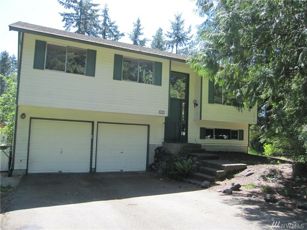 Property Photo:  3205 NE Fisher Ct  WA 98310 