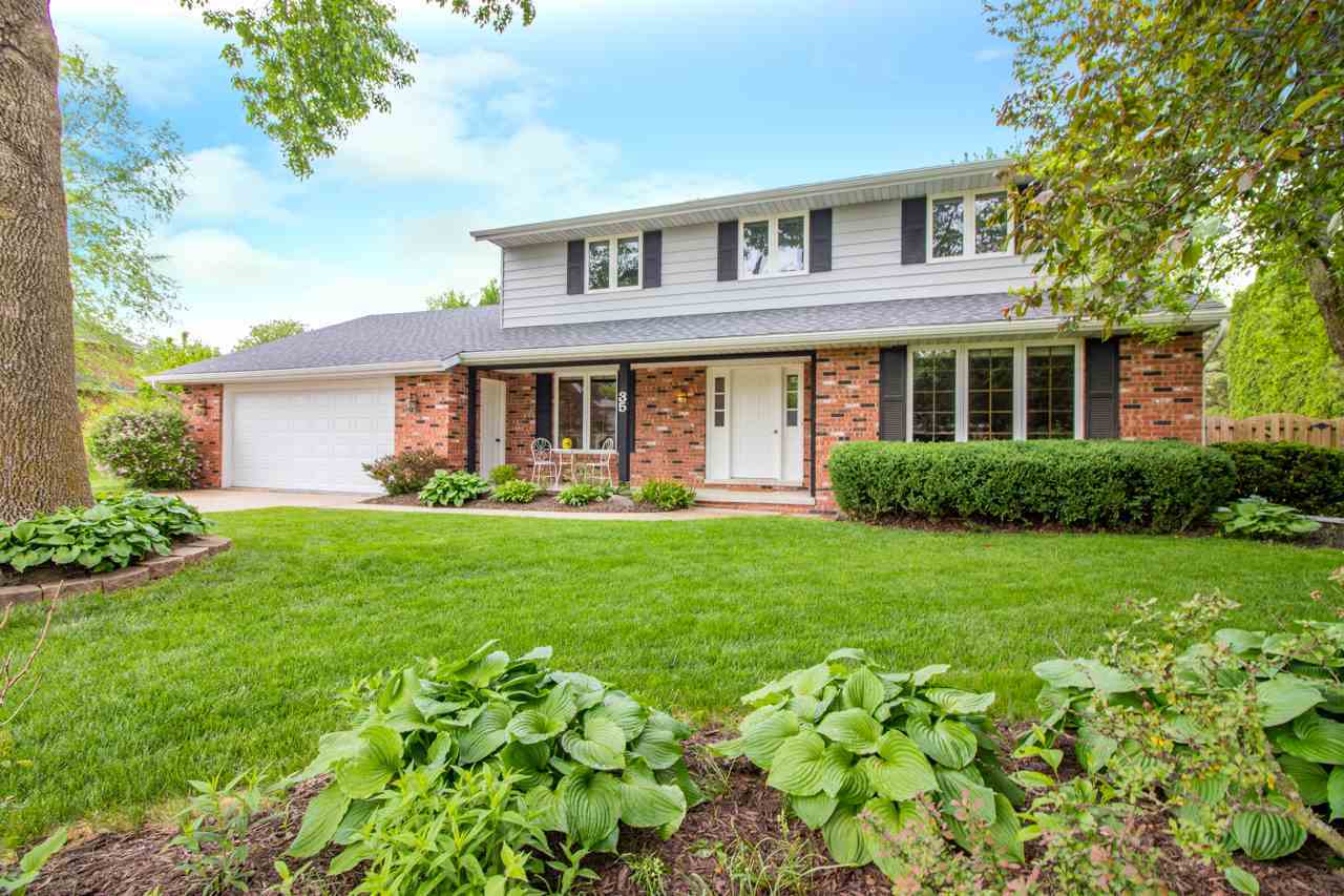 Property Photo:  35 Maple Ridge  IL 61550 